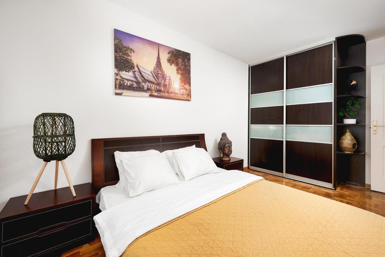 Lumina Spacious Near The Railway Station Apartment Warsaw
